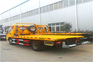 平度附近拖车救援搭电